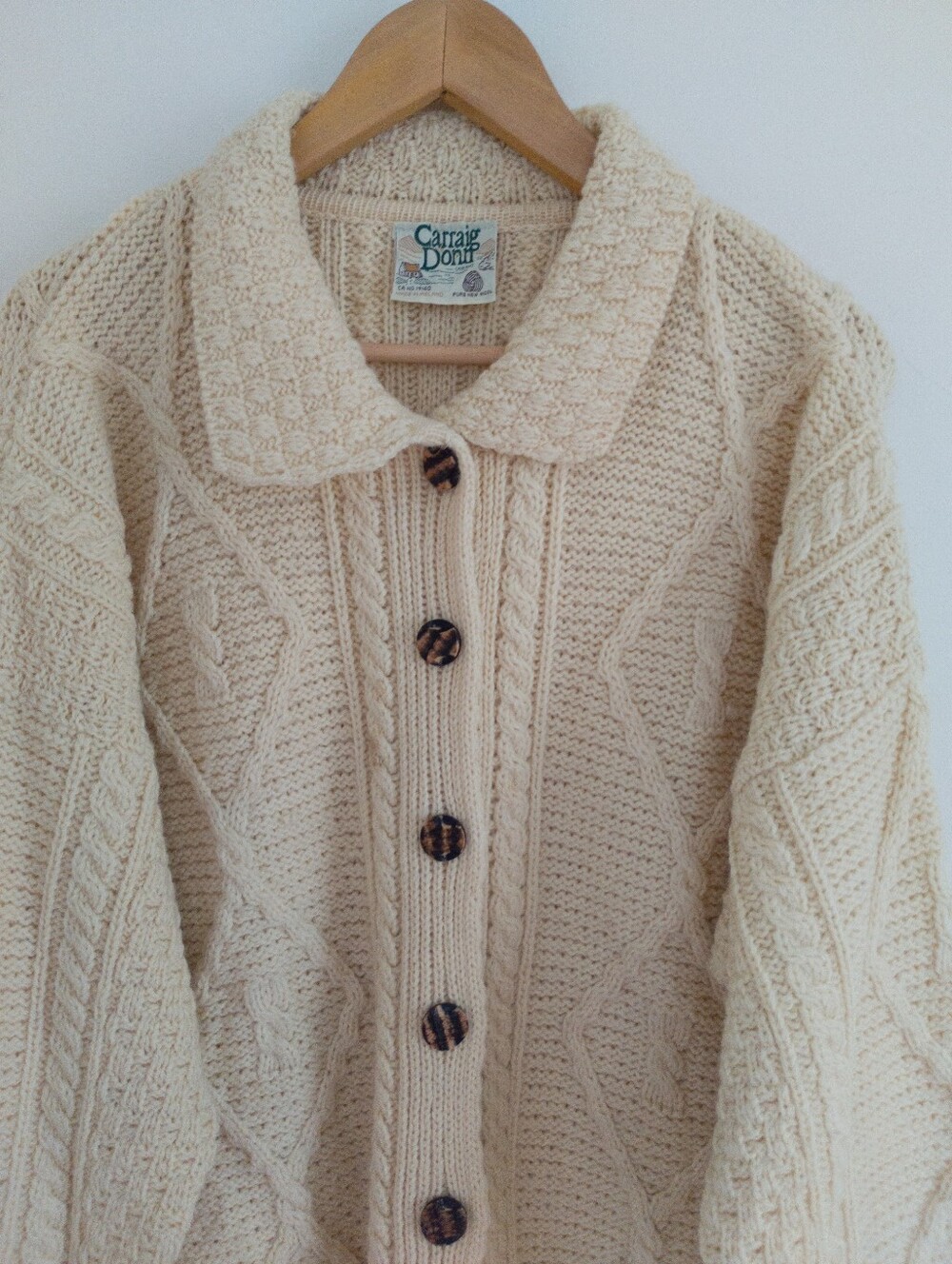 Carraig Donn Vintage Irish Wool Aran Cable Knit Collared Cardigan Sweater Medium - Picture 2 of 8